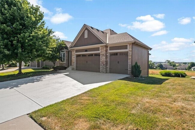 Building Photo - 1445 Brompton Ln