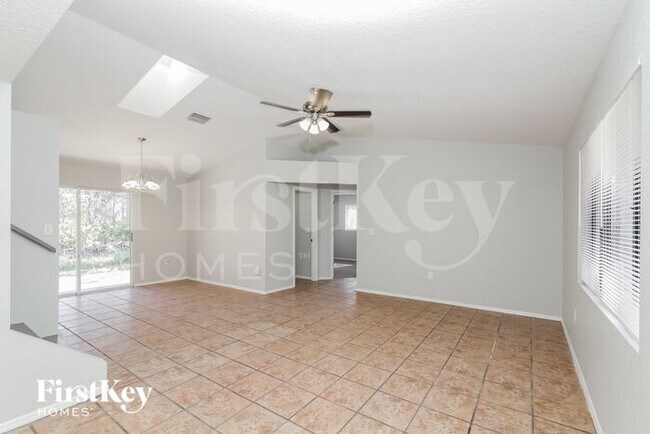 Foto del edificio - 5497 Lady Slipper Ave