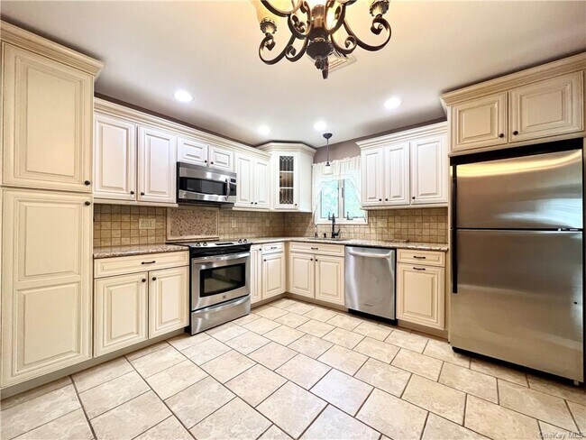 Building Photo - 45 Partridge Ln