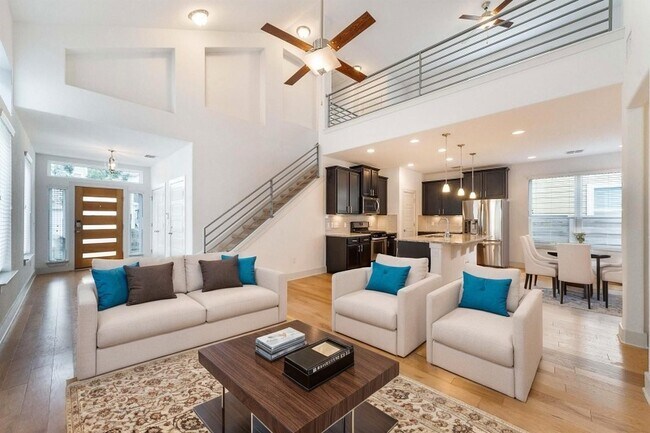 Foto del edificio - 1408 Casa Dr