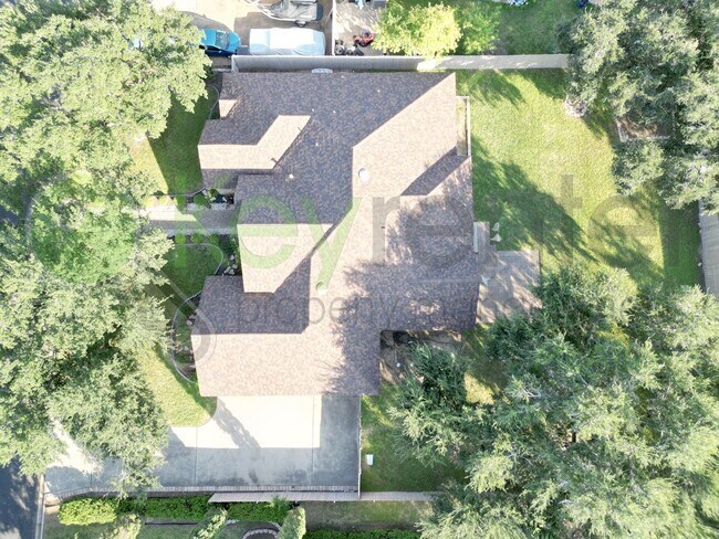 Building Photo - Beautiful Renovated like new 3b/2 bath hom...