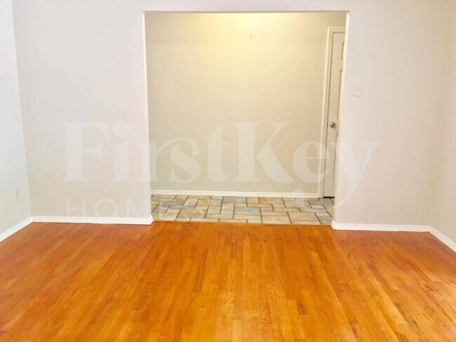 Foto del edificio - 2275 Glenoro Dr