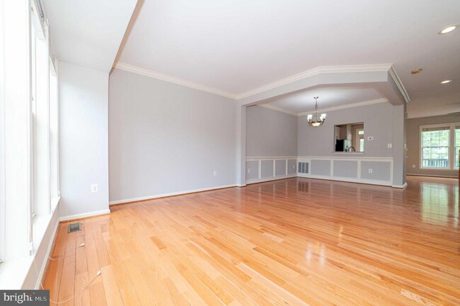 Building Photo - 5641 Sheals Ln