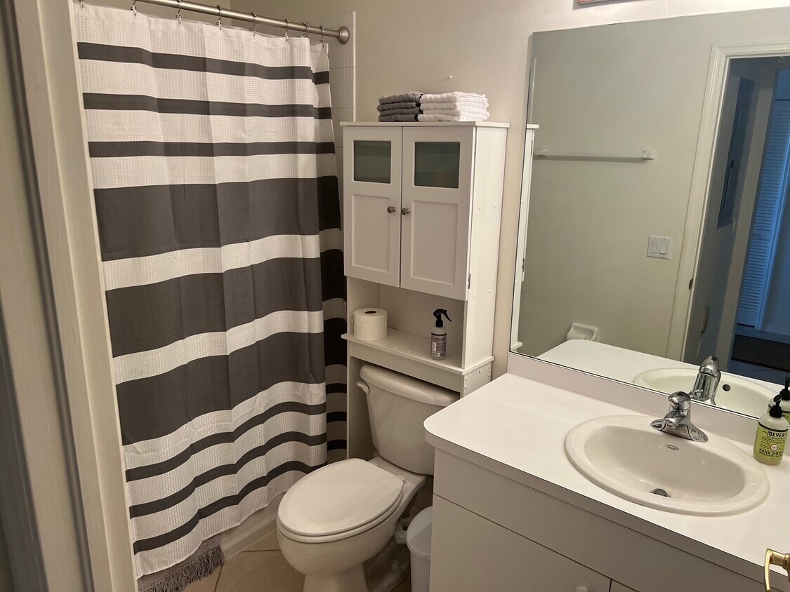 Foto del edificio - 8570 Kingbird Loop