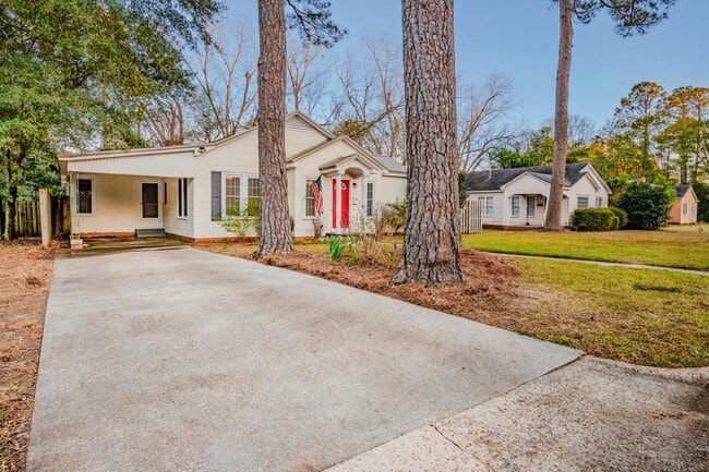 Building Photo - 104 Rosewood Dr