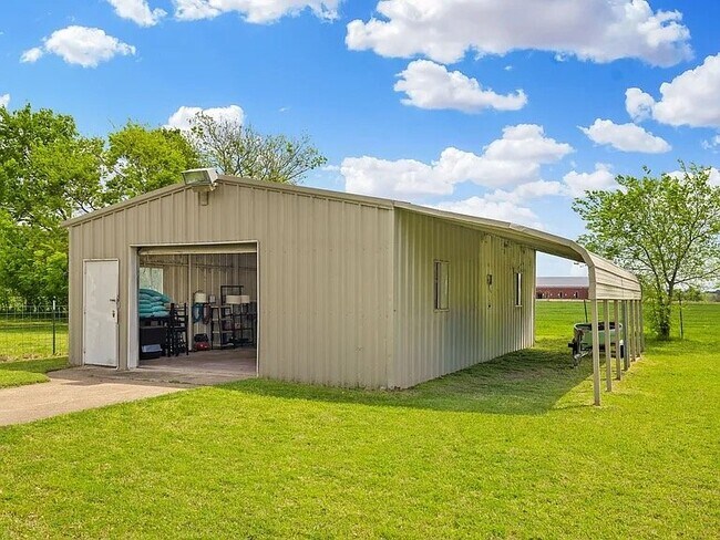 Building Photo - 191 Klutts Rd