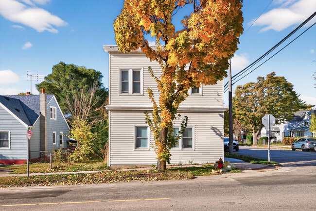 Building Photo - 959 Earl St