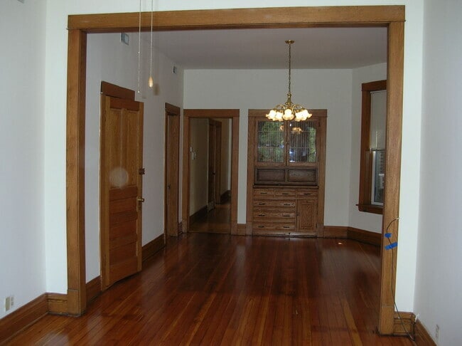 Foto del edificio - 2217 N Magnolia Ave