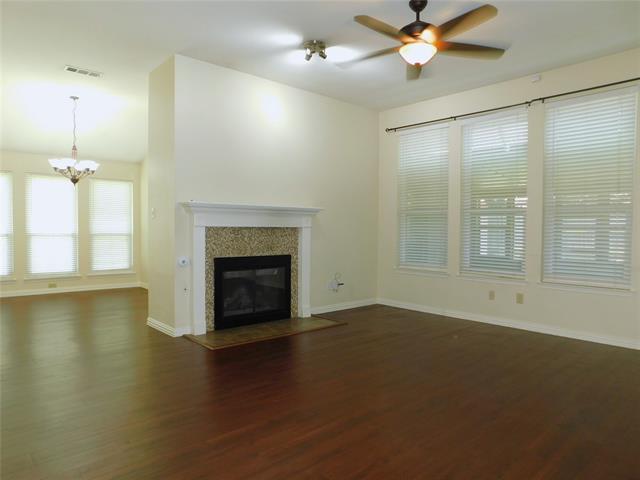 Foto del edificio - 326 Ashley Oak Ln