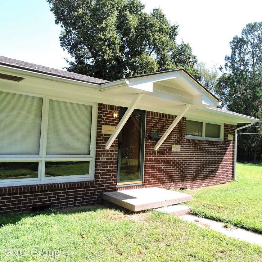 Primary Photo - 2 br, 1 bath House - 2240 S Wichita St.