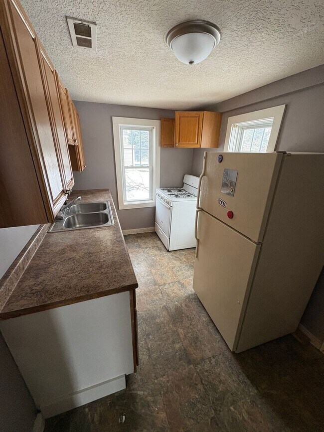 Foto del edificio - Recently update 2 bed 1 bath home