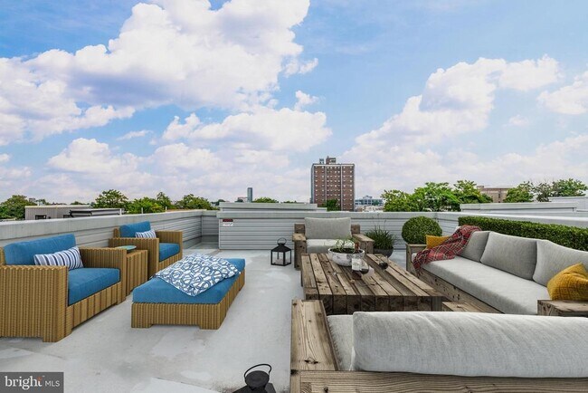 Foto del edificio - 1517 N Stillman St