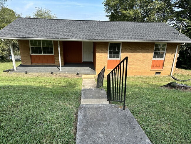 Building Photo - 1817 Rosedale Ave