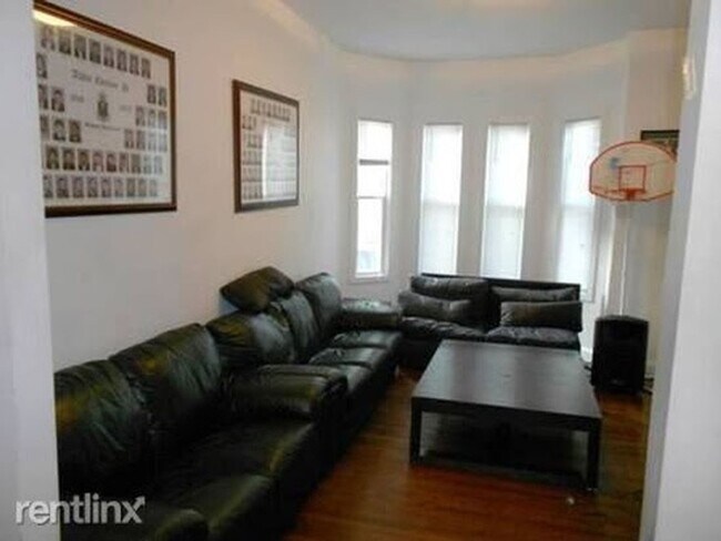 Foto del edificio - 4 Bedroom