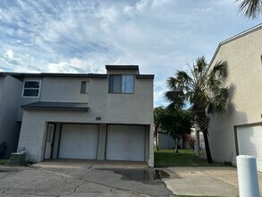 Building Photo - 1309 Airport Dr