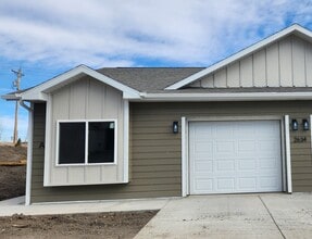 Building Photo - 2634 Hennessy Dr