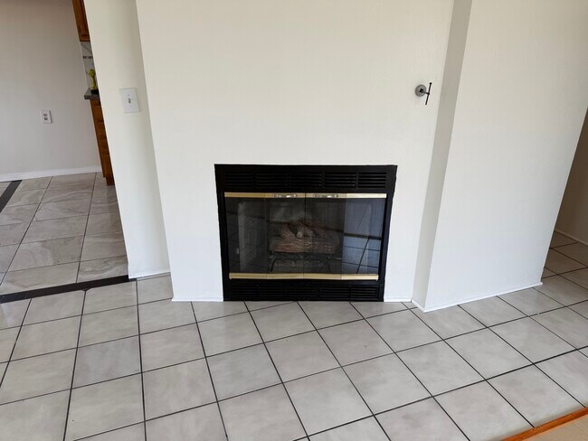 Foto del edificio - 4040 W 164th St