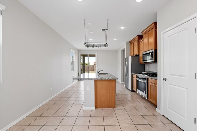 Building Photo - RV Gate + Resort Amenities! 3 Bed Home in Archer Meadows