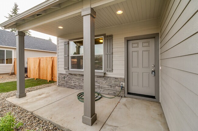 Foto del edificio - Beautiful 2-Story 4-Bedroom, 3-Bath Home ~...