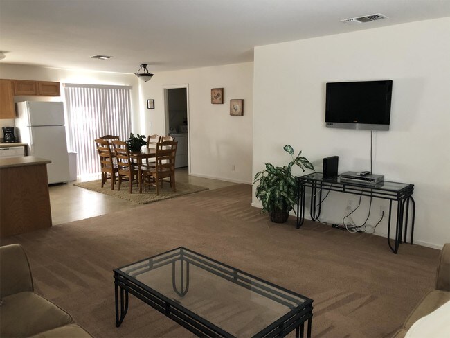 Foto del edificio - 6061 Bagley Ave