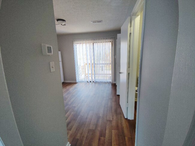 Building Photo - 15 Ferguson Dr