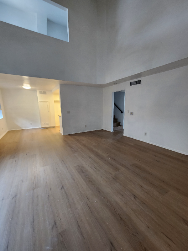 Foto del edificio - 5325 Denny Ave