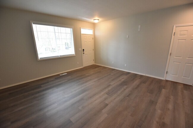 Building Photo - 8539 Sweetbrier Loop SE