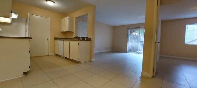 Foto del edificio - 230 Mission Newport Ln