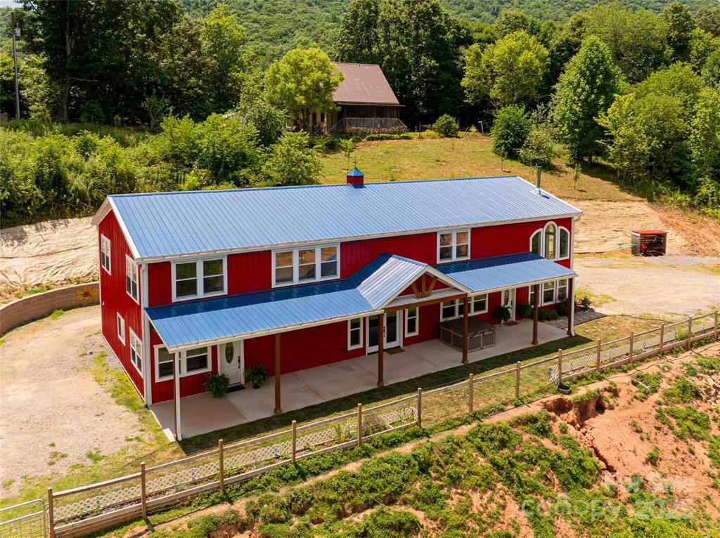 "Charming 1-Bedroom Retreat in Candler - Cozy 650 Sq Ft Haven!" - "Charming 1-Bedroom Retreat in Candler - Cozy 650 Sq Ft Haven!"