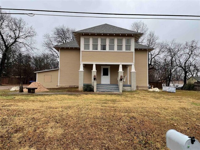 Building Photo - 603 N 8th St