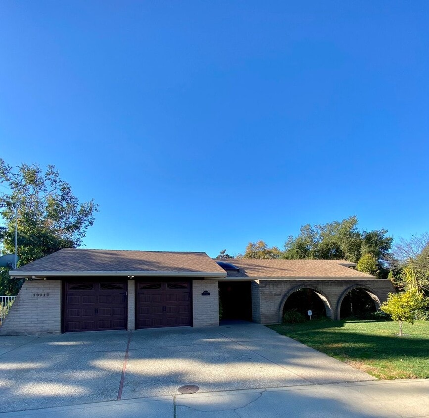 3bd/3ba SingleFamily Large Spacious Home House Rental in Lockeford