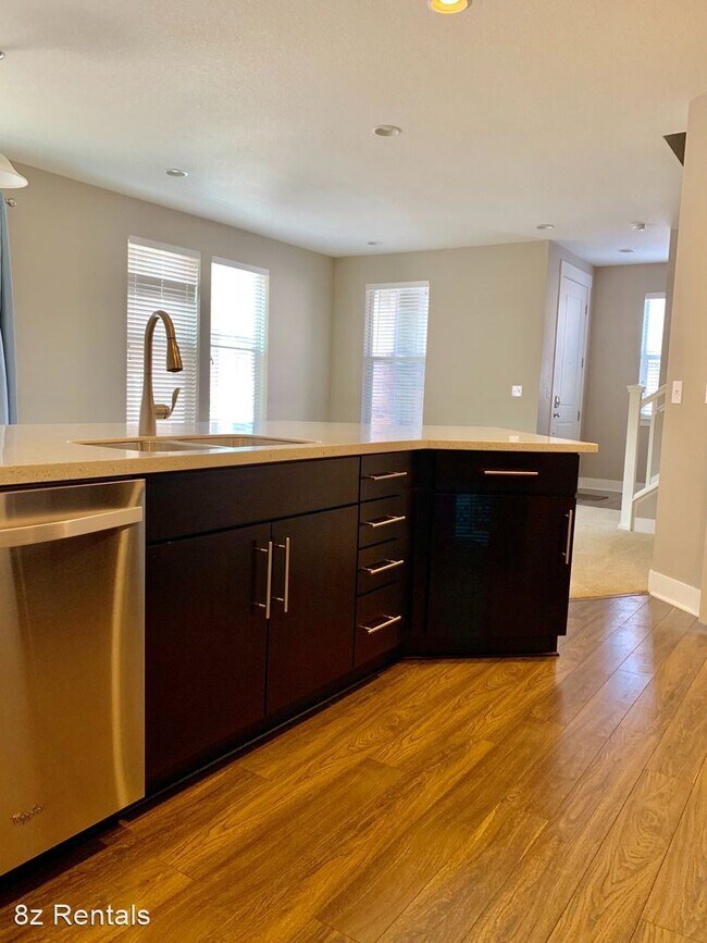 Building Photo - 3 br, 2.5 bath House - 8458 Parkland Street
