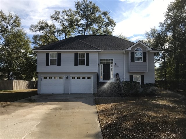 Primary Photo - 205 Bayberry Lane