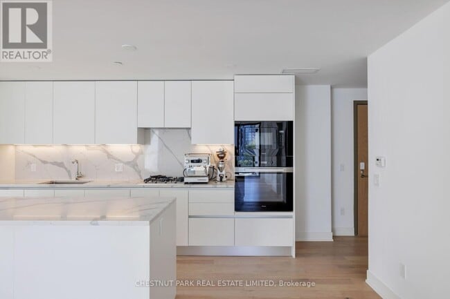 Building Photo - 200 Keewatin Ave