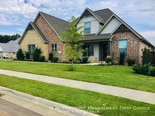 Building Photo - Custom 4 Bedroom Home in Bentonville!
