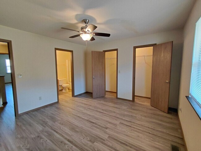 Foto del edificio - 24910 Scenic Dr