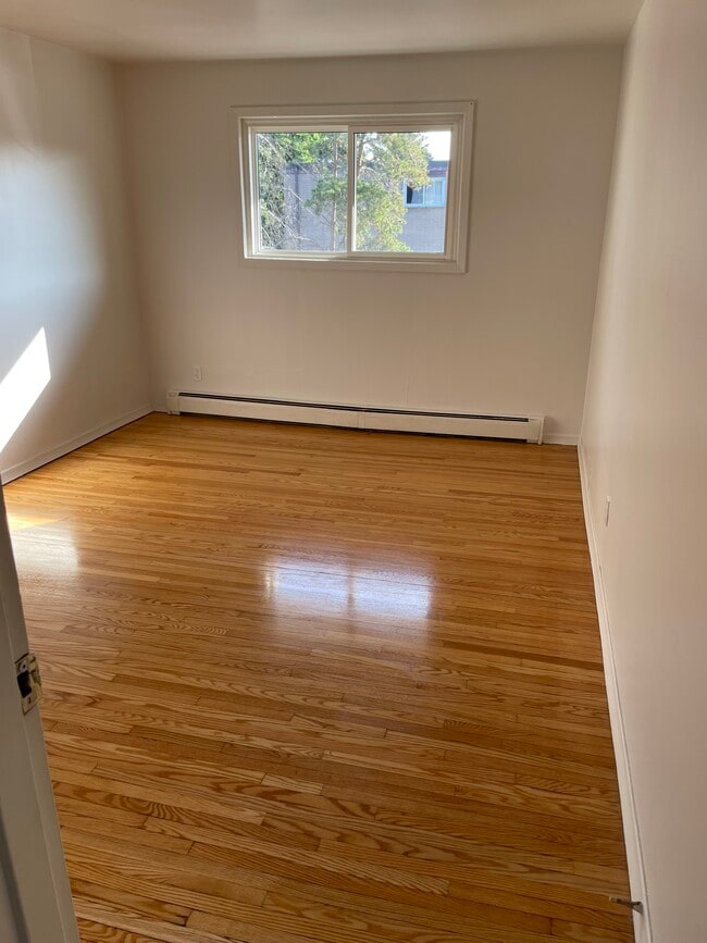 Building Photo - 29 Cassino Av