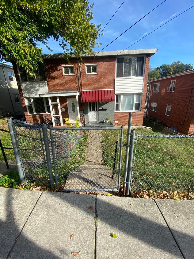 Primary Photo - 126 Webster St NE