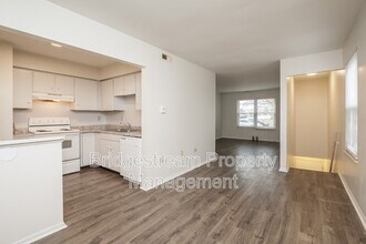 Building Photo - 1417 Forest Ln