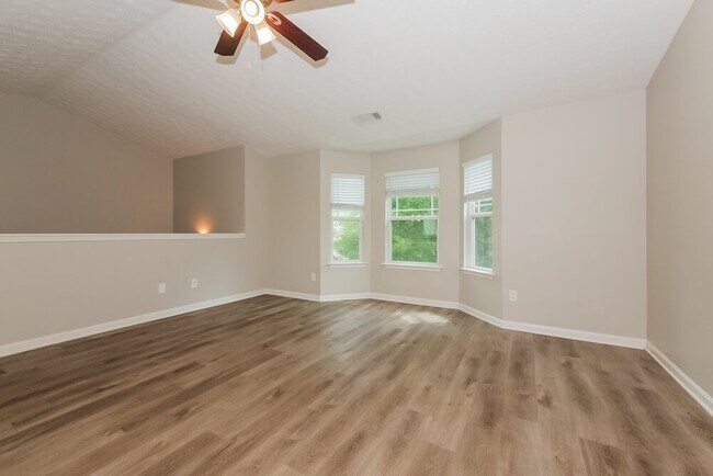 Foto del edificio - 3901 Alderwoods Dr