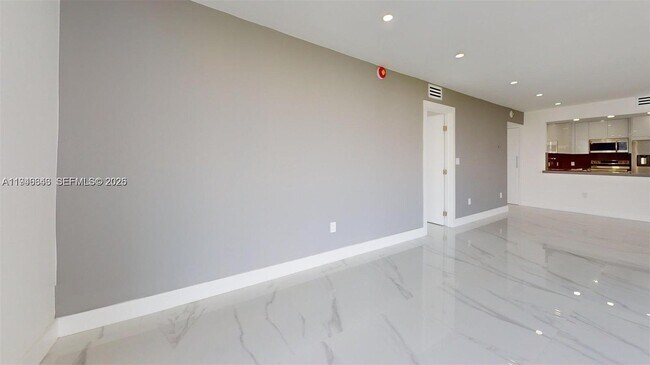 Foto del edificio - 3625 N Country Club Dr