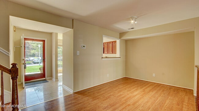 Building Photo - 24 Vassar Pl