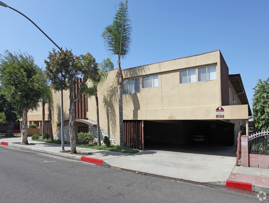 Building Photo - 5951 Malabar St