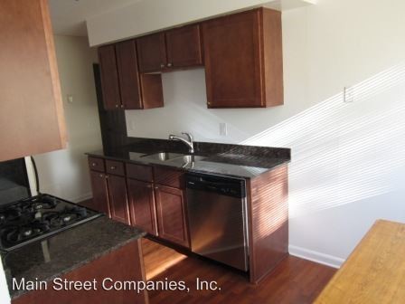Building Photo - 207 65th Ave N