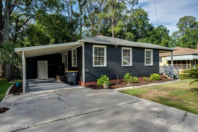 Foto del edificio - 4826 French St