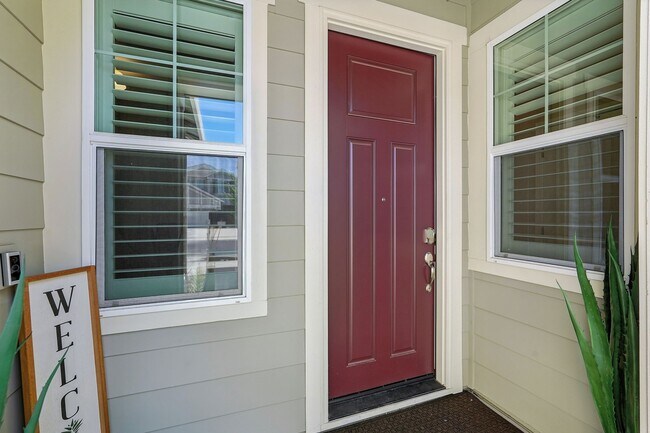 Building Photo - 5049 Cardero Way