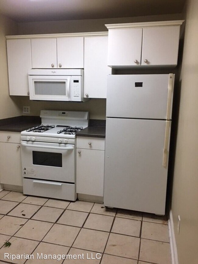 Building Photo - 4 br, 2 bath House - 1000 Bennett Place