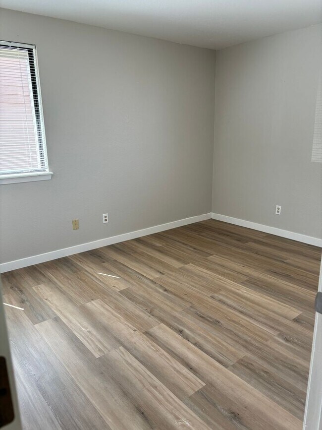 Foto del edificio - Two bedroom two bath apartment!