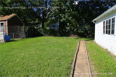 Building Photo - 9419 Roslan Pl