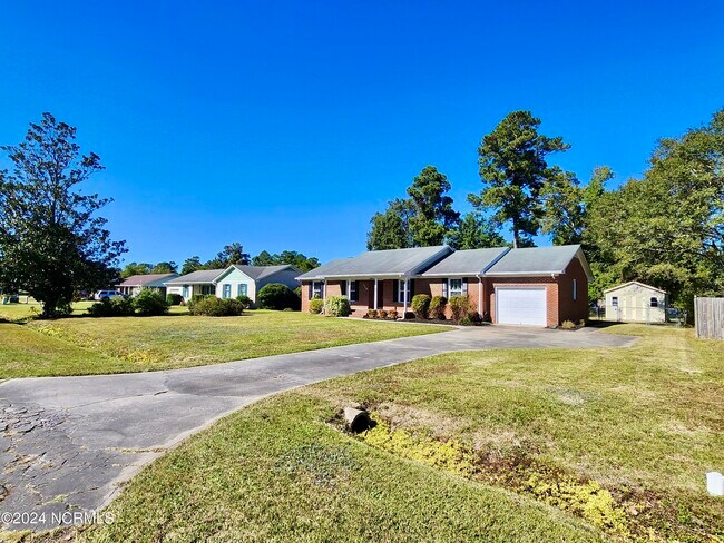 Building Photo - 114 Craven Dr